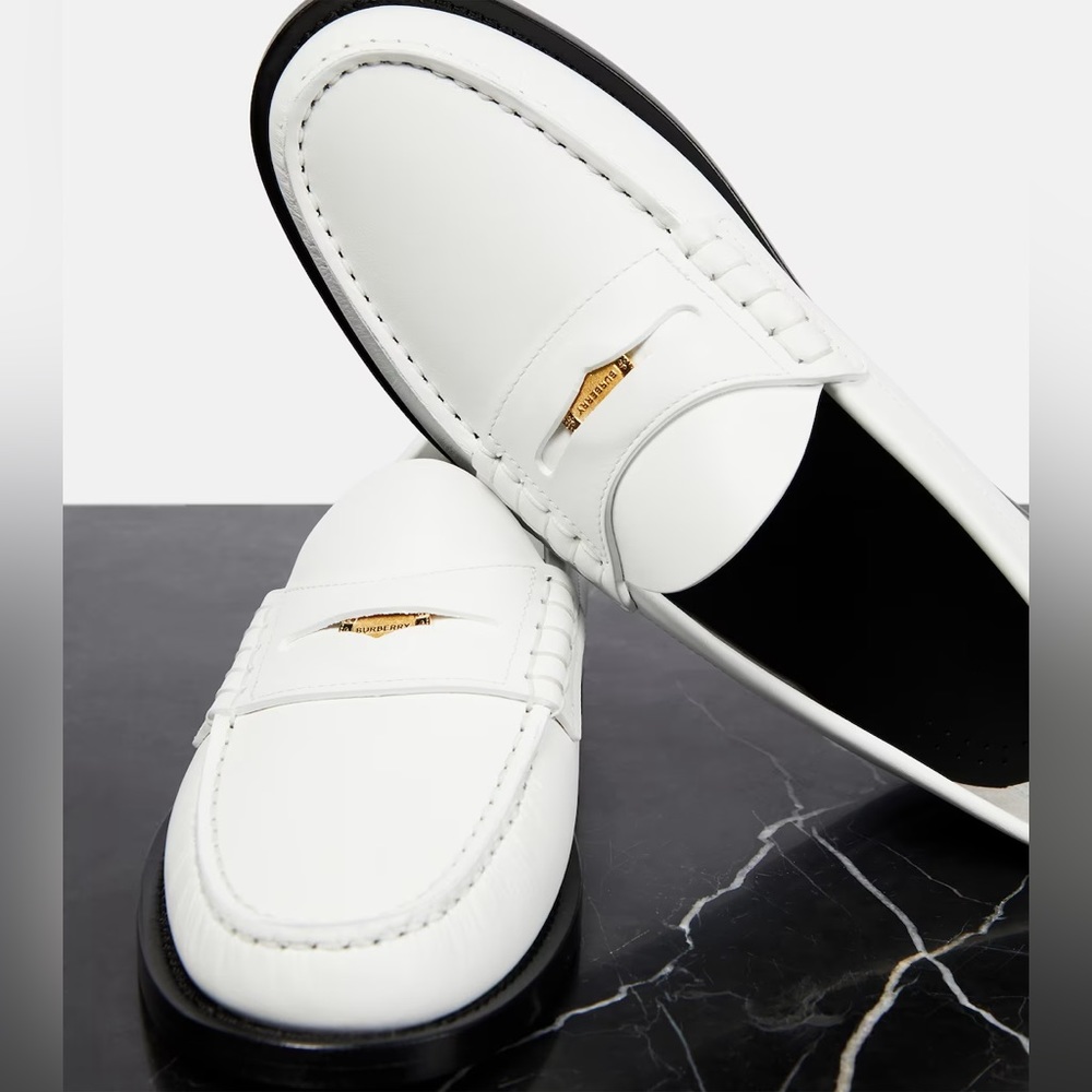 NEW IN BOX BURBERRY Italian Leather logo coin detail penny loafers white 7